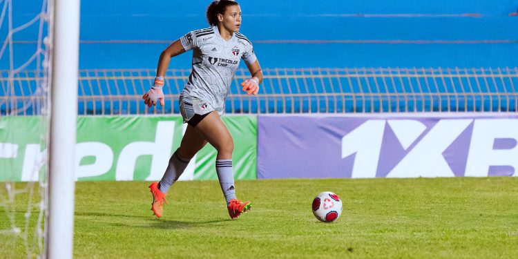 São Paulo F.C. – Tricolor renova com goleira Michelle São Paulo F.C. – Tricolor renova com goleira Michelle