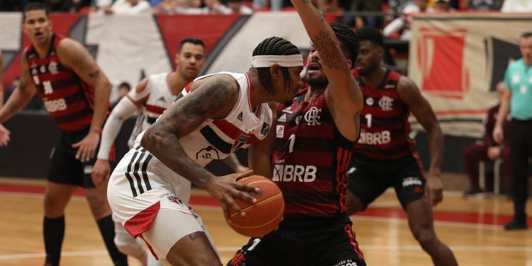 São Paulo F.C. – Basquete Tricolor sofre revés para o Flamengo no NBB São Paulo F.C. – Basquete Tricolor sofre revés para o Flamengo no NBB