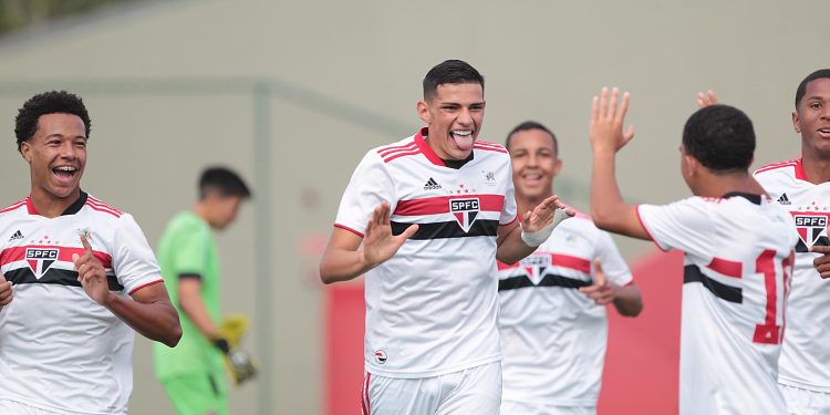 São Paulo F.C. – Nos pênaltis, Tricolor avança na MGF Cup Sub-16 São Paulo F.C. – Nos pênaltis, Tricolor avança na MGF Cup Sub-16