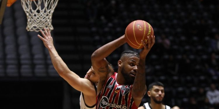 São Paulo F.C. – Basquete Tricolor mantém o tabu e derrota o Corinthians pelo NBB