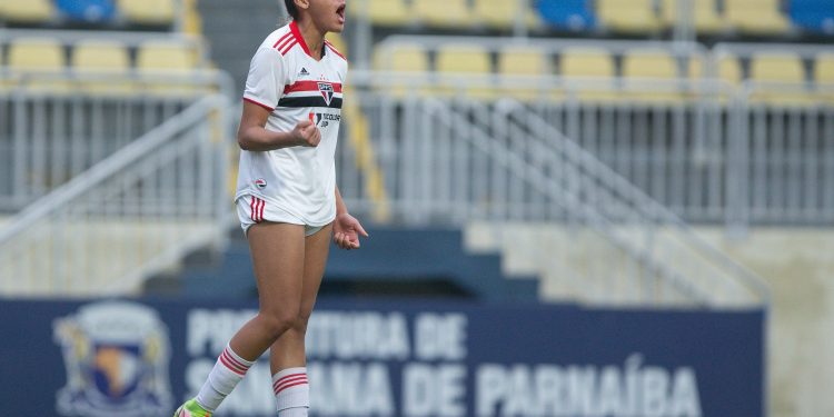 São Paulo F.C. – Barraca assina contrato profissional e reforça equipe principal São Paulo F.C. – Barraca assina contrato profissional e reforça equipe principal