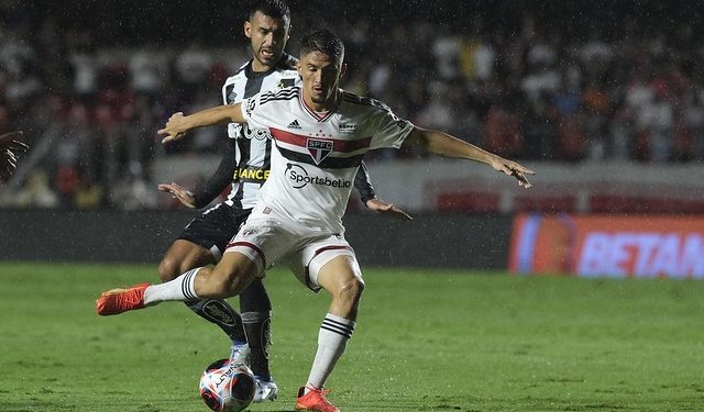 São Paulo F.C. – No Morumbi, São Paulo vence o Santos por 3 a 1