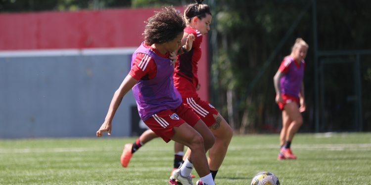 São Paulo F.C. – Elenco feminino se reapresenta e treina após jogo-treino