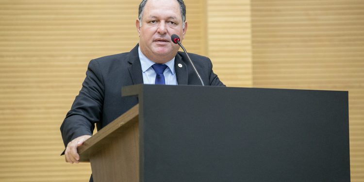 Deputado Pedro Fernandes abre discursos da 11ª legislatura e promete muito trabalho Deputado Pedro Fernandes abre discursos da 11ª legislatura e promete muito trabalho