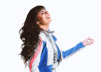 Fernanda Brum celebra a liberdade em Deus no novo single “Há Liberdade”