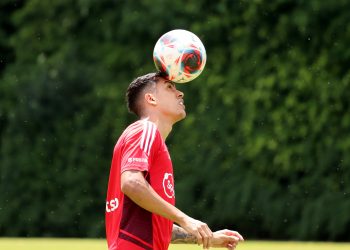 São Paulo F.C. – Igor Vinícius e Caio Matheus treinam com o elenco
