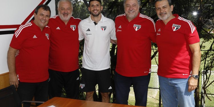 São Paulo F.C. – Calleri renova contrato até 2026 São Paulo F.C. – Calleri renova contrato até 2026