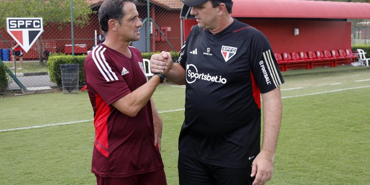 São Paulo F.C. – Elenco principal treina em Cotia São Paulo F.C. – Elenco principal treina em Cotia