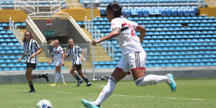 São Paulo F.C. – Vivian: “Quero marcar meu nome no clube e dedicação não vai faltar”