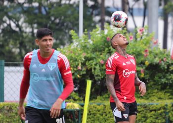 São Paulo F.C. – Diego Costa, Welington e David realizam parte do treino com o elenco