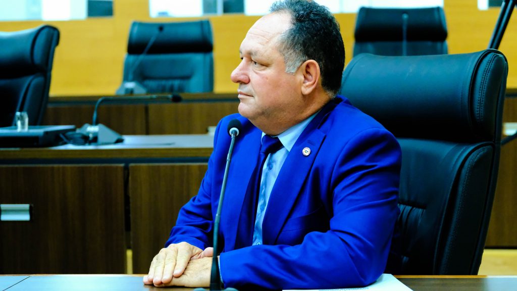 Pedro Fernandes pede ao IBGE novo levantamento populacional em cidades rondonienses, que podem ter graves prejuízos em suas receitas Pedro Fernandes pede ao IBGE novo levantamento populacional em cidades rondonienses, que podem ter graves prejuízos em suas receitas