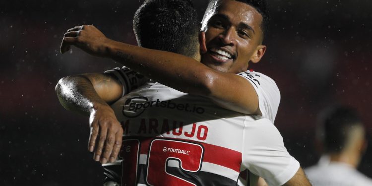 São Paulo F.C. – Marcos Paulo e Michel Araujo celebram primeiros gols pelo Tricolor