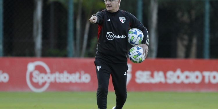 São Paulo F.C. – Dorival comanda primeiro treino no retorno ao São Paulo São Paulo F.C. – Dorival comanda primeiro treino no retorno ao São Paulo
