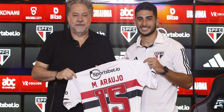 São Paulo F.C. – Michel Araujo é apresentado e projeta estreia na CONMEBOL Sul-Americana São Paulo F.C. – Michel Araujo é apresentado e projeta estreia na CONMEBOL Sul-Americana