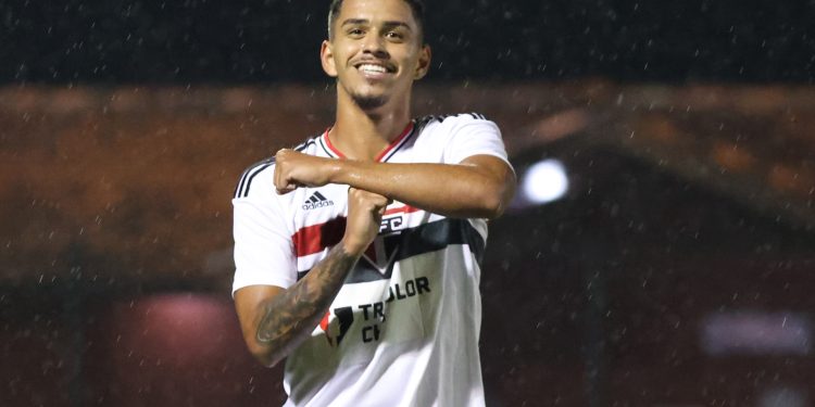 São Paulo F.C. – Sub-20 vence o Goiás pelo Campeonato Brasileiro São Paulo F.C. – Sub-20 vence o Goiás pelo Campeonato Brasileiro