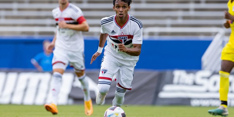 São Paulo F.C. – Sub-19 vence novamente e avança às semifinais da Dallas Cup São Paulo F.C. – Sub-19 vence novamente e avança às semifinais da Dallas Cup