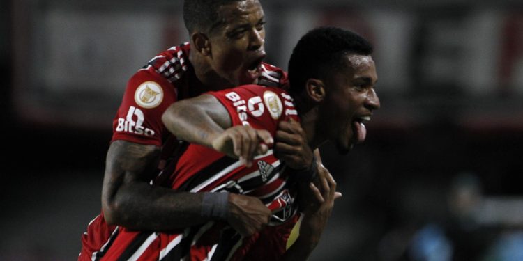 São Paulo F.C. – São Paulo fica no empate com o Coritiba fora de casa São Paulo F.C. – São Paulo fica no empate com o Coritiba fora de casa
