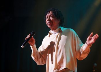 Djavan se apresenta com a Turnê D no The Town Hall, em Manhattan, New York