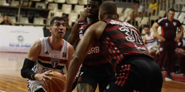 São Paulo F.C. – Com desfalques, Basquete Tricolor perde para o Flamengo São Paulo F.C. – Com desfalques, Basquete Tricolor perde para o Flamengo