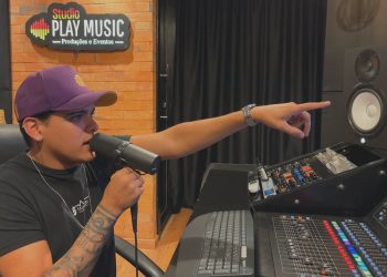 Cantor e compositor Gustavo Rocha inicia temporada em Goiânia