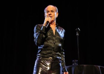 Ney Matogrosso se apresenta em The Town Hall em New York com casa lotada