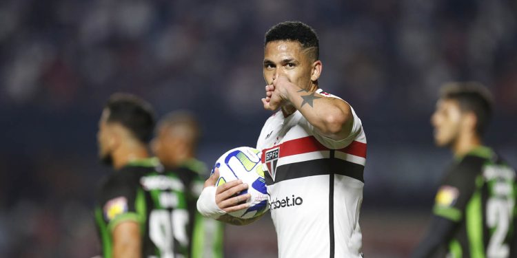 São Paulo F.C. – São Paulo vence América-MG pelo Brasileirão na reestreia de Dorival Júnior São Paulo F.C. – São Paulo vence América-MG pelo Brasileirão na reestreia de Dorival Júnior