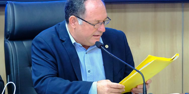 Deputado Pedro Fernandes propõe implantação de serviço de monitoramento de violência escolar em Rondônia