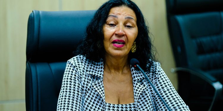 Depoimento emocionante na CPI das Reservas Ambientais em Rondônia mostra o desespero de milhares de pessoas Depoimento emocionante na CPI das Reservas Ambientais em Rondônia mostra o desespero de milhares de pessoas