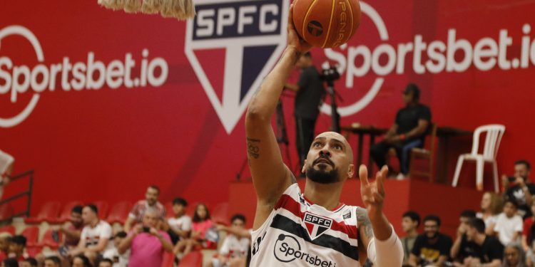 São Paulo F.C. – Em um Morumbi lotado, Basquete Tricolor bate o Pinheiros e está na semi do NBB