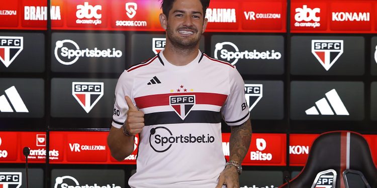 São Paulo F.C. – Pato: “Sempre existiu amor pelo São Paulo” São Paulo F.C. – Pato: “Sempre existiu amor pelo São Paulo”