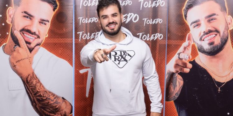 Dj Toledo se destaca em cenário nacional Dj Toledo se destaca em cenário nacional
