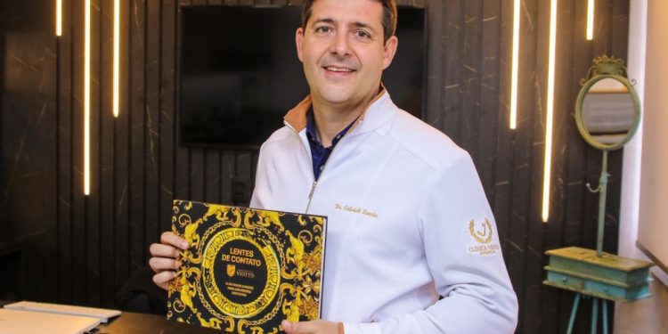 Dr. Gabriel Lembo é um renomado dentista com mais de 23 anos de experiência na área de reabilitação estética funcional