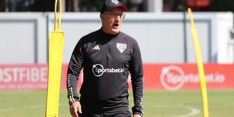 São Paulo F.C. – Tricolor fecha preparação e viaja para enfrentar o Sport São Paulo F.C. – Tricolor fecha preparação e viaja para enfrentar o Sport