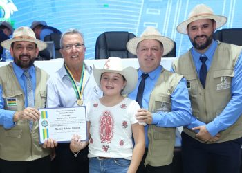 Deputado Pedro Fernandes honra Lorival Amorim com Medalha do Mérito Legislativo em Rondônia