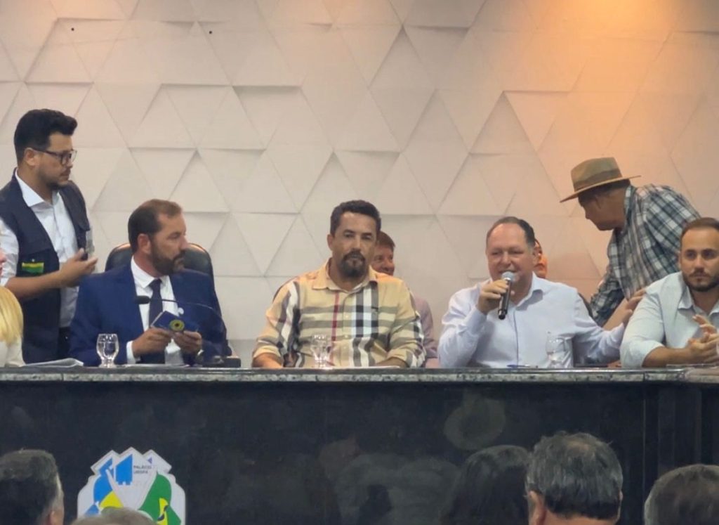 Deputado Pedro Fernandes participa da posse de Hildon Chaves na Arom Deputado Pedro Fernandes participa da posse de Hildon Chaves na Arom