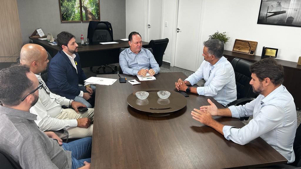 Deputado Pedro Fernandes recebe nova liderança do IFRO e debate avanços no Geo Rondônia Deputado Pedro Fernandes recebe nova liderança do IFRO e debate avanços no Geo Rondônia