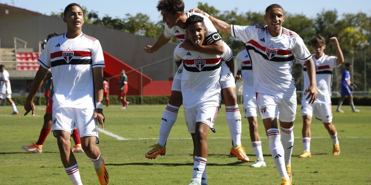São Paulo F.C. – Sub-15 e Sub-17 garantem vaga no mata-mata do Paulista São Paulo F.C. – Sub-15 e Sub-17 garantem vaga no mata-mata do Paulista