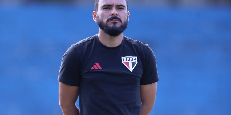 São Paulo F.C. – Thiago Viana comenta classificação para as quartas do Brasileiro Feminino São Paulo F.C. – Thiago Viana comenta classificação para as quartas do Brasileiro Feminino