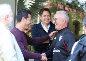 São Paulo F.C. – Com as visitas de Hernanes e Edmílson, Tricolor encerra preparação para duelo com o Athletico