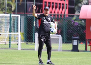 São Paulo F.C. – Tricolor finaliza preparação e segue para BH