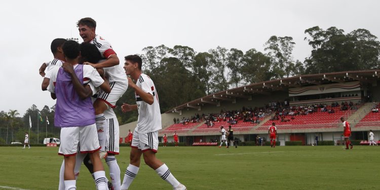 São Paulo F.C. – Sub-15 e Sub-17 conhecem tabela da terceira fase do Paulista São Paulo F.C. – Sub-15 e Sub-17 conhecem tabela da terceira fase do Paulista