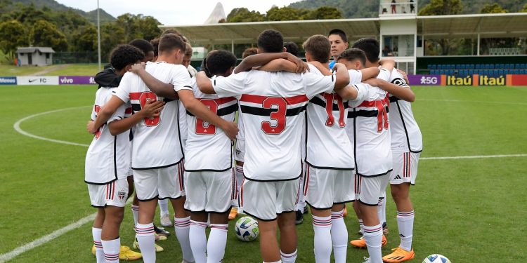 São Paulo F.C. – Sub-15 perde clássico e se despede da Nike Premier Cup