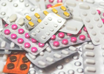 Empresas farmacêuticas prometem substituir as bulas; confira