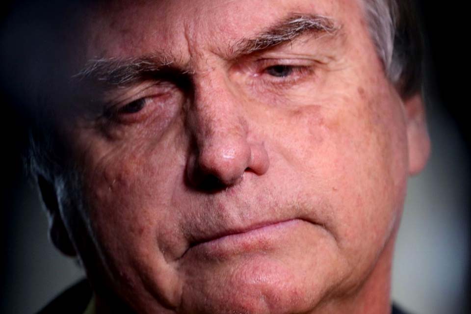 Por 5 votos a 2, Tribunal Superior Eleitoral torna Bolsonaro inelegível por oito anos Por 5 votos a 2, Tribunal Superior Eleitoral torna Bolsonaro inelegível por oito anos