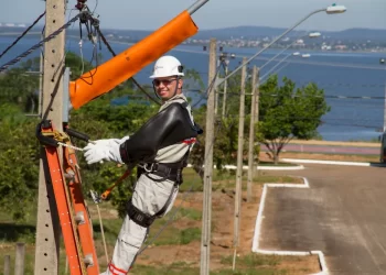 Energisa abre vagas para eletricista em seis cidades de Rondônia