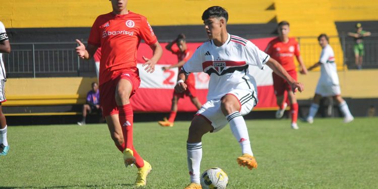 São Paulo F.C. – Com mais uma goleada, Sub-17 supera o Inter na Copa Criciúma São Paulo F.C. – Com mais uma goleada, Sub-17 supera o Inter na Copa Criciúma