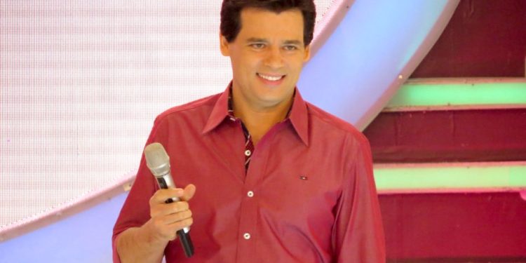 “Domingo Legal” recebe times de Arthur Aguiar e Cláudia Alencar no “Passa ou Repassa”