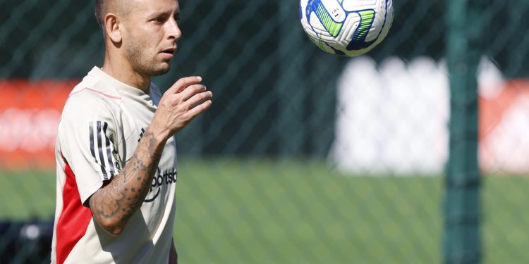 São Paulo F.C. – Tricolor finaliza ajustes para decisivo Choque-Rei pela Copa do Brasil