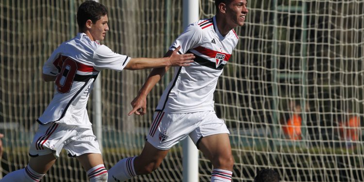 São Paulo F.C. – Com três gols de Augusto, Sub-15 goleia o Guarani