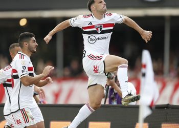 São Paulo F.C. – Em casa, São Paulo goleia o Santos no Brasileirão